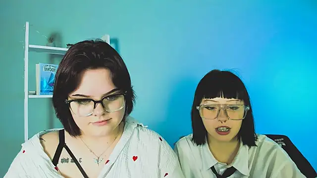 mira cool  online show from December 2, 2025, 7:48 pm