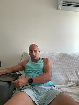 Russo41rj online show from January 14, 2026, 1:04 pm