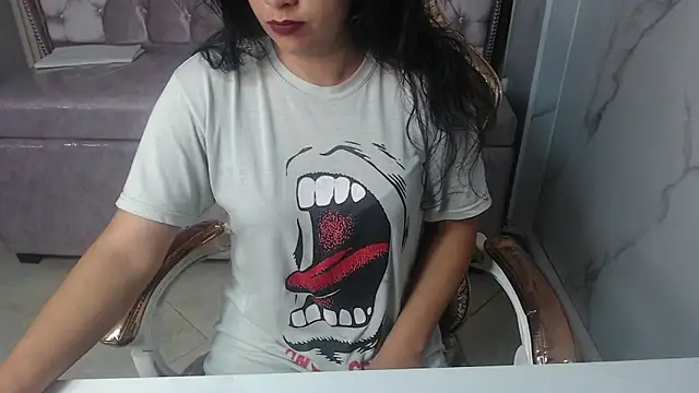 Snapshot of Evangeline_b chatting on November 28, 2025, 1:00 pm Evangeline b online show from November 28, 2025, 1:00 pm