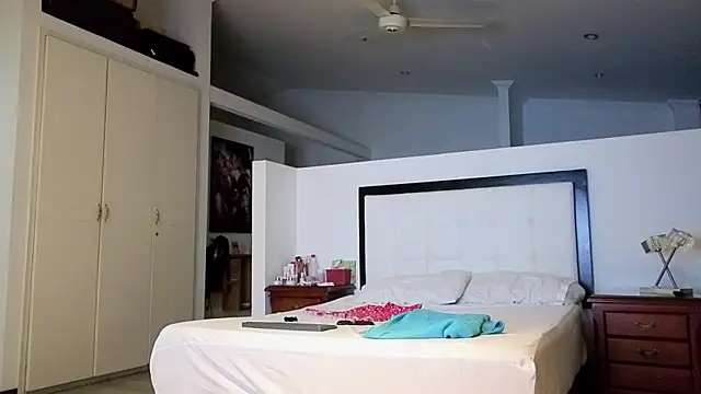 CerecitaQueenn online show from January 9, 2026, 12:50 am