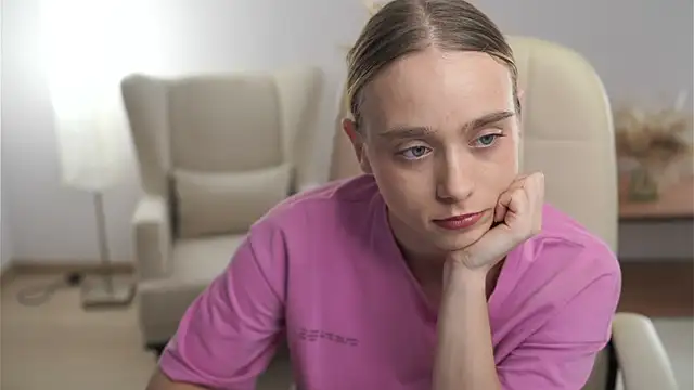 SharleneTaymon online show from December 1, 2025, 10:38 am