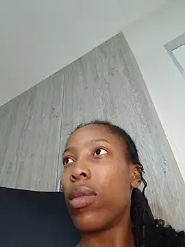 MsParisSmith online show from March 22, 2026, 11:01 am