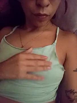 Snapshot of Yani-14 chatting on February 1, 2026, 5:27 am Yani-14 online show from February 1, 2026, 5:27 am