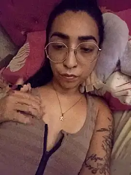 Snapshot of Yani-14 chatting on February 3, 2026, 6:40 am Yani-14 online show from February 3, 2026, 6:40 am