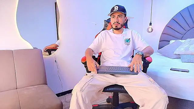 Snapshot of MatthewCullen chatting on March 1, 2026, 9:26 pm MatthewCullen online show from March 1, 2026, 9:26 pm