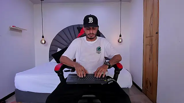 Snapshot of MatthewCullen chatting on January 16, 2026, 8:13 pm MatthewCullen online show from January 16, 2026, 8:13 pm