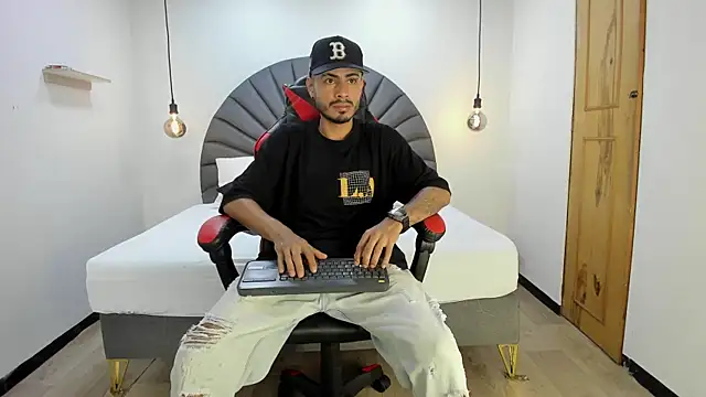 Snapshot of MatthewCullen chatting on January 15, 2026, 8:23 pm MatthewCullen online show from January 15, 2026, 8:23 pm