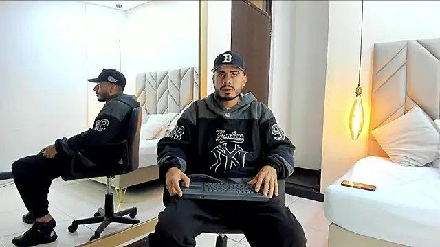 Snapshot of MatthewCullen chatting on February 2, 2026, 4:22 am MatthewCullen online show from February 2, 2026, 4:22 am