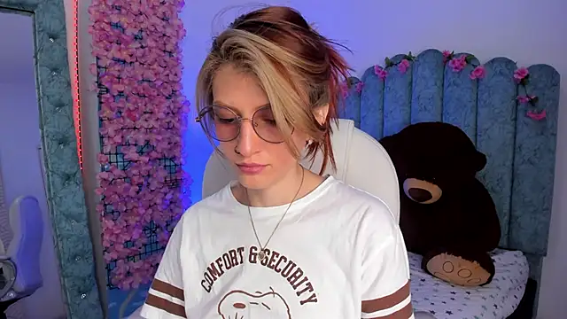 Ash 20  online show from November 29, 2025, 2:17 pm