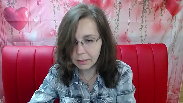 Snapshot of DaisyEdit chatting on April 18, 2026, 5:10 am DaisyEdit online show from April 18, 2026, 5:10 am