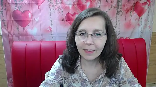 Snapshot of DaisyEdit chatting on April 6, 2026, 5:19 am DaisyEdit online show from April 6, 2026, 5:19 am