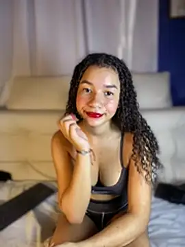 Snapshot of ZoeyFierce chatting on July 13, 2026, 7:35 pm ZoeyFierce online show from July 13, 2026, 7:35 pm