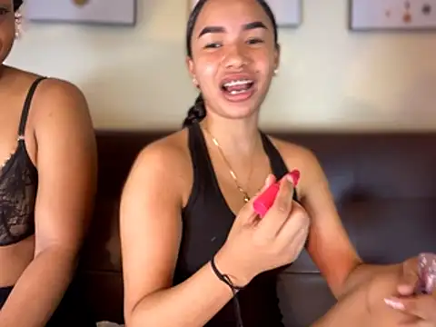 Snapshot of ZoeyFierce chatting on July 22, 2026, 2:19 pm ZoeyFierce online show from July 22, 2026, 2:19 pm
