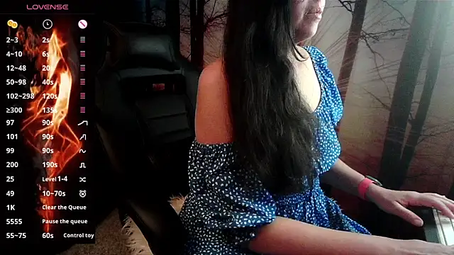 Snapshot of Whisperingfire chatting on May 19, 2026, 7:54 pm Whisperingfire online show from May 19, 2026, 7:54 pm
