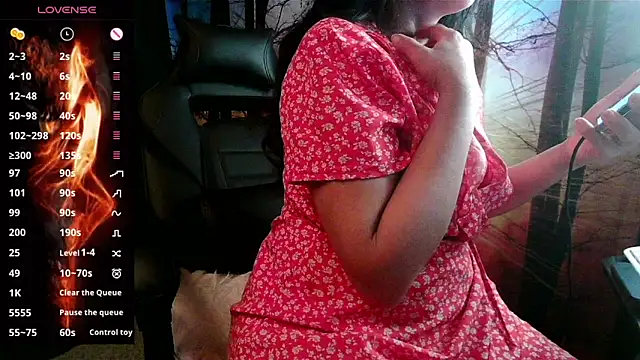 Snapshot of Whisperingfire chatting on May 14, 2026, 7:44 pm Whisperingfire online show from May 14, 2026, 7:44 pm