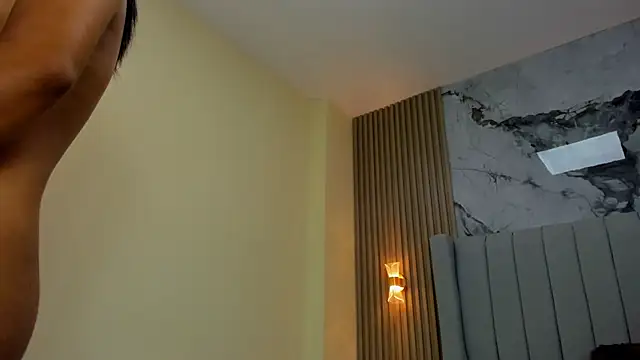 BRIAGALVIN4 online show from November 28, 2025, 7:36 pm