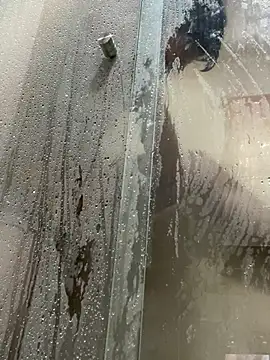 Criss      online show from November 27, 2025, 10:21 pm