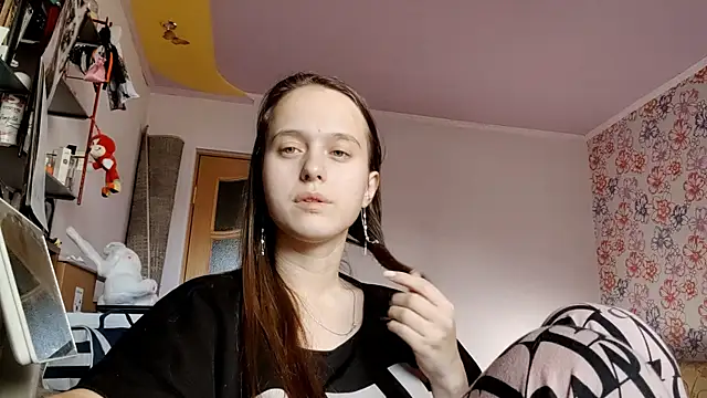 SophieHazely online show from December 3, 2025, 1:17 am