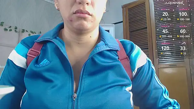 KaylaVonn online show from December 17, 2025, 5:01 am