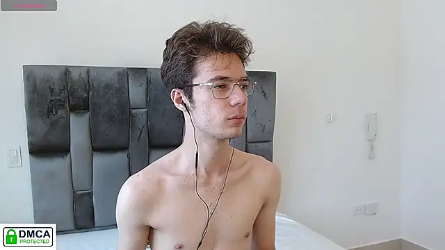 SaccharineSin online show from November 30, 2025, 6:19 pm