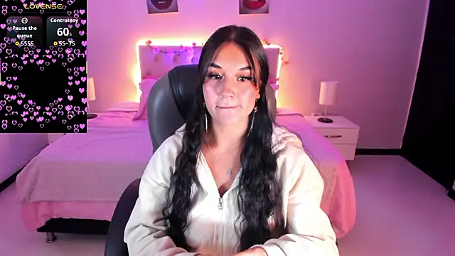 Snapshot of Charlotte_rider_ chatting on February 11, 2026, 2:00 am Charlotte rider online show from February 11, 2026, 2:00 am