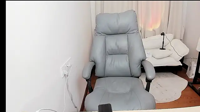 linlinjiang33 online show from January 8, 2026, 3:34 am