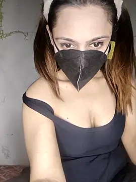 HONEY BEBS online show from February 14, 2026, 5:13 pm