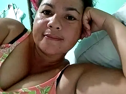 Hottie lauren05 online show from December 3, 2025, 8:36 am