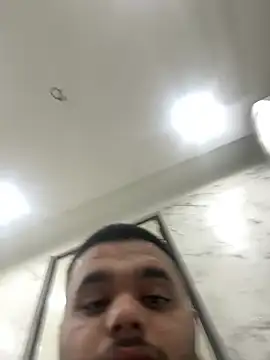 Snapshot of Noavacado_ chatting on March 1, 2026, 7:58 pm Noavacado online show from March 1, 2026, 7:58 pm