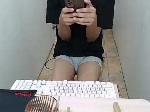 asiantwink0000 online show from December 22, 2025, 4:18 pm