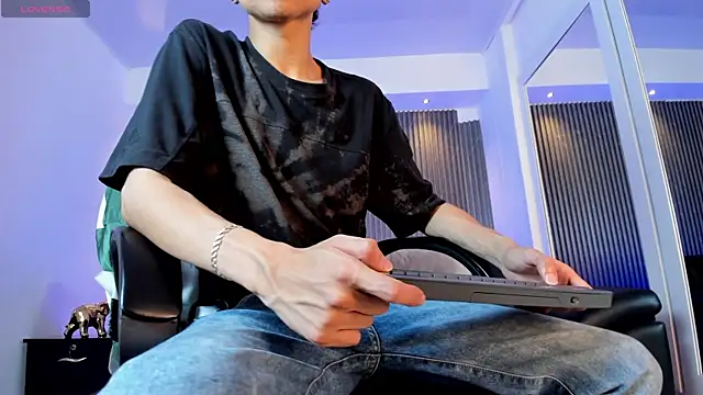 Bastthianxxx online show from December 19, 2025, 8:11 pm