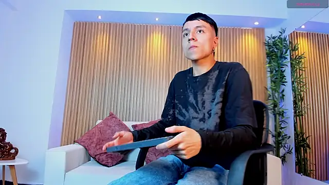 Snapshot of Bastthianxxx chatting on December 2, 2025, 7:37 pm Bastthianxxx online show from December 2, 2025, 7:37 pm