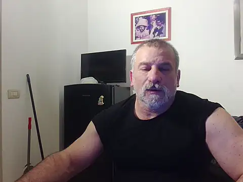 Snapshot of Mauro7788 chatting on April 25, 2026, 10:18 pm Mauro7788 online show from April 25, 2026, 10:18 pm