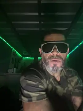 PabloGuzman11 online show from April 19, 2026, 4:24 am