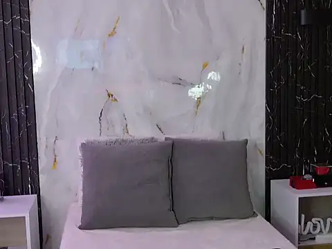 ChloeHolmes online show from February 11, 2026, 10:48 am