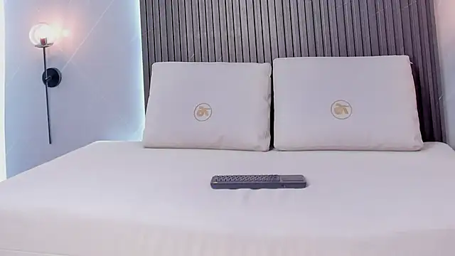 evony becker  online show from December 18, 2025, 11:14 am