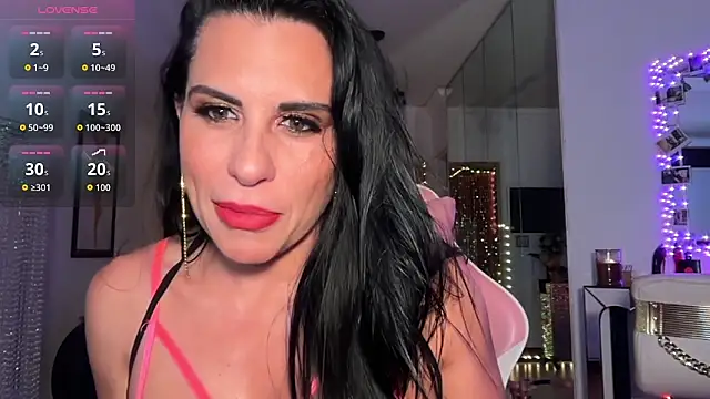 latinalightt online show from December 1, 2025, 1:06 am