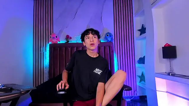 Snapshot of SthepanodiMonaco chatting on January 9, 2026, 9:00 pm SthepanodiMonaco online show from January 9, 2026, 9:00 pm