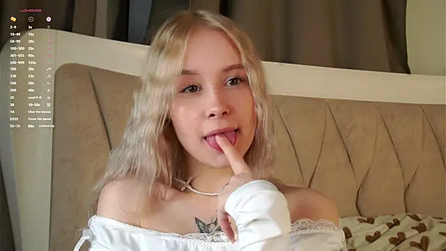 AunclreaVache online show from April 6, 2026, 12:39 pm