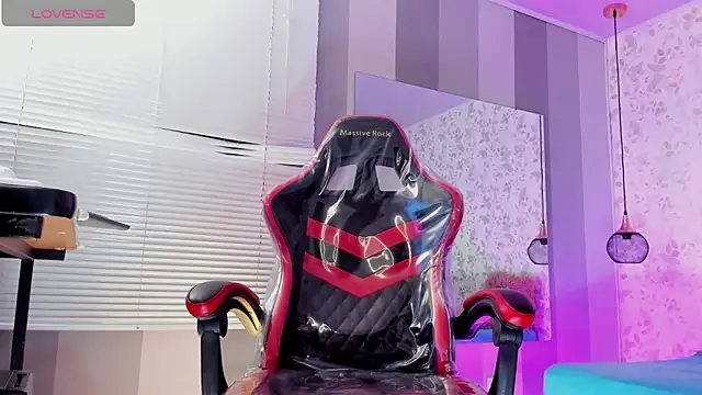 Snapshot of Brizza_H033 chatting on November 29, 2025, 10:10 pm Brizza H033 online show from November 29, 2025, 10:10 pm