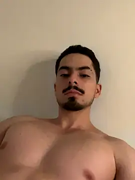 usuario02746 online show from November 29, 2025, 4:45 am