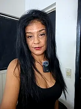 Snapshot of sweetCatallina chatting on August 6, 2026, 1:17 pm sweetCatallina online show from August 6, 2026, 1:17 pm