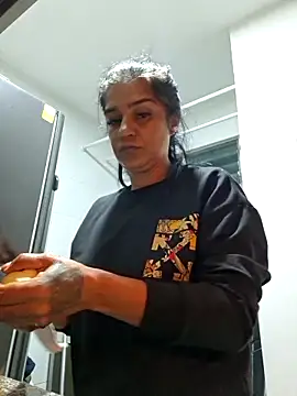 sweetCatallina online show from February 17, 2026, 9:50 am