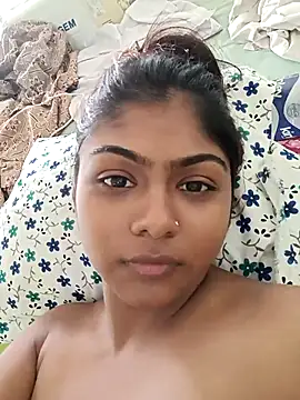 Cute diya023 online show from April 19, 2026, 2:45 am