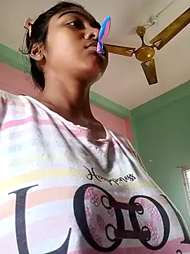 Cute diya023 online show from April 12, 2026, 3:21 am