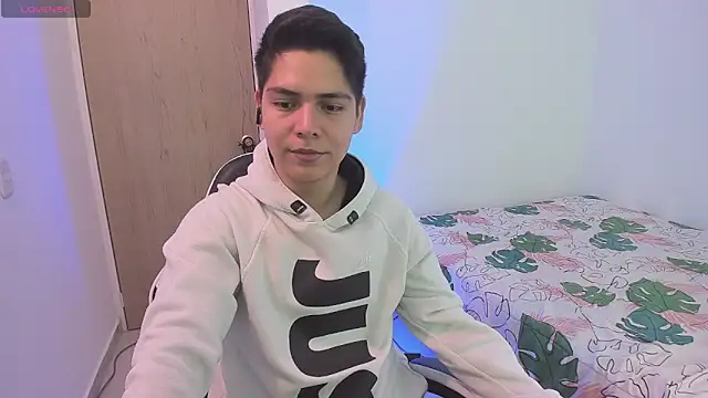 Asta YunoXXX online show from February 15, 2026, 7:57 pm