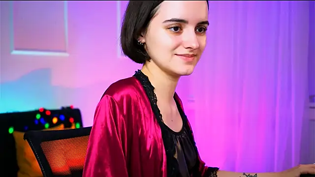 KateWillows online show from February 14, 2026, 4:13 am