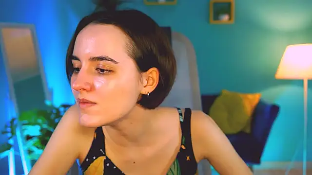 KateWillows online show from December 18, 2025, 4:17 am