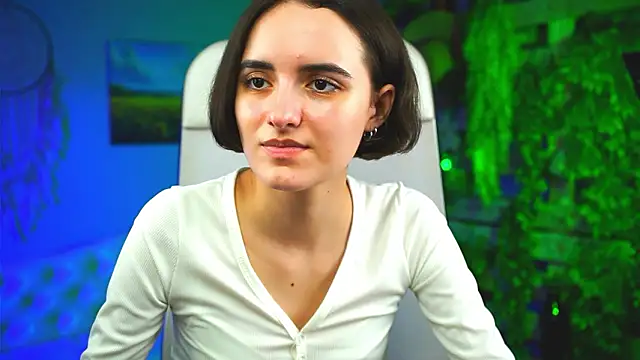 KateWillows online show from March 10, 2026, 8:29 am