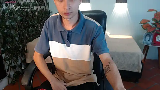 LucassSmith11 online show from January 11, 2026, 12:12 pm